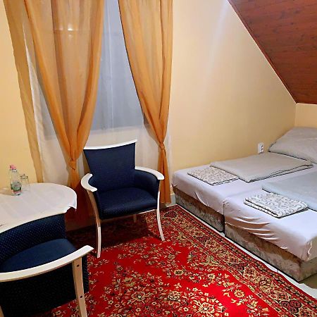 Koloska Apartmanhaz Balatonfured Exterior photo