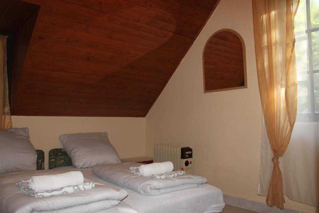 Koloska Apartmanhaz Balatonfured Exterior photo